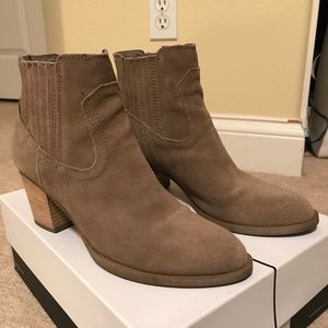 Dolce Vita Dark Taupe Suede Bootie Heels sz 7.5